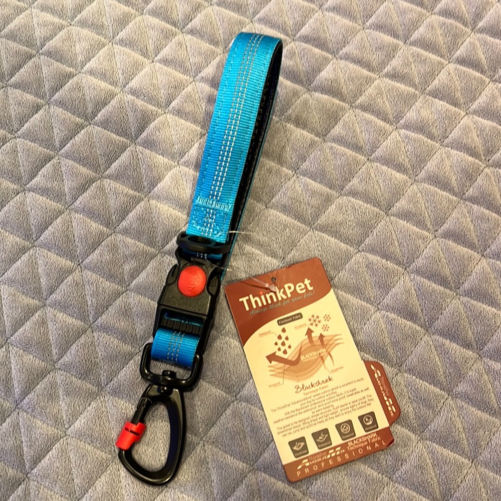 NWT Think pet tab leash